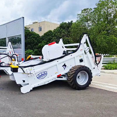 2000 r/min Hız 1800kg Plaj Kumlu Temizleme Makinesi Hidrolik Güçle Sivil Çöp